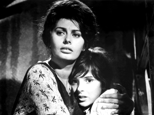 Sophia Loren con Eleonora Brown in "La ciociara" (1960). Fonte: Wikipedia