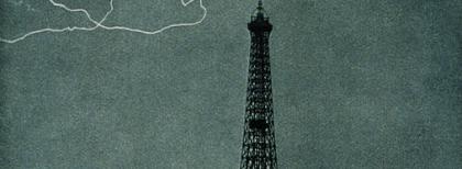 Un fulmine colpisce la Torre Eiffel nel 1902