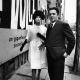 Nella foto con Federico Fellini la modella indossa un abito di Simonetta